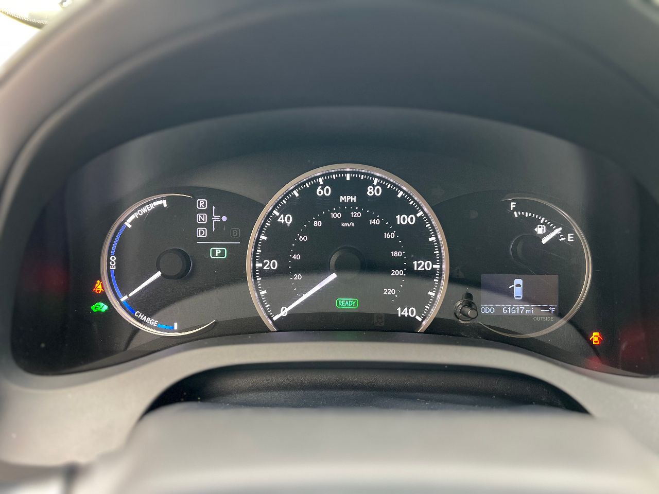 Lexus CT - фото 26