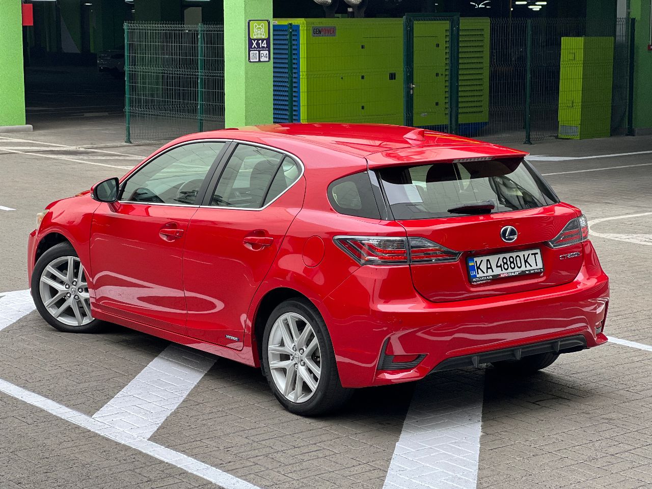 Lexus CT - фото 2