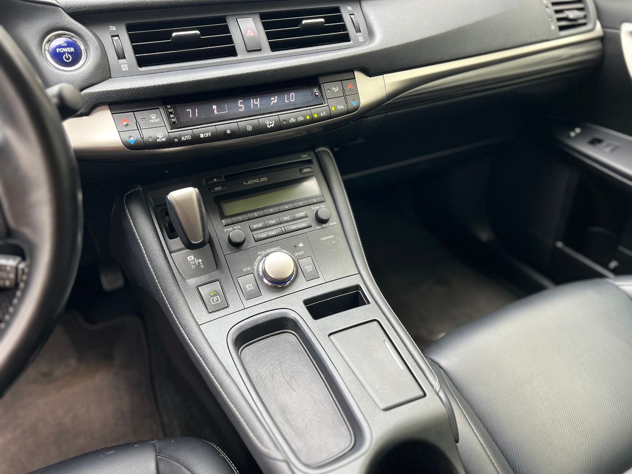 Lexus CT - фото 29