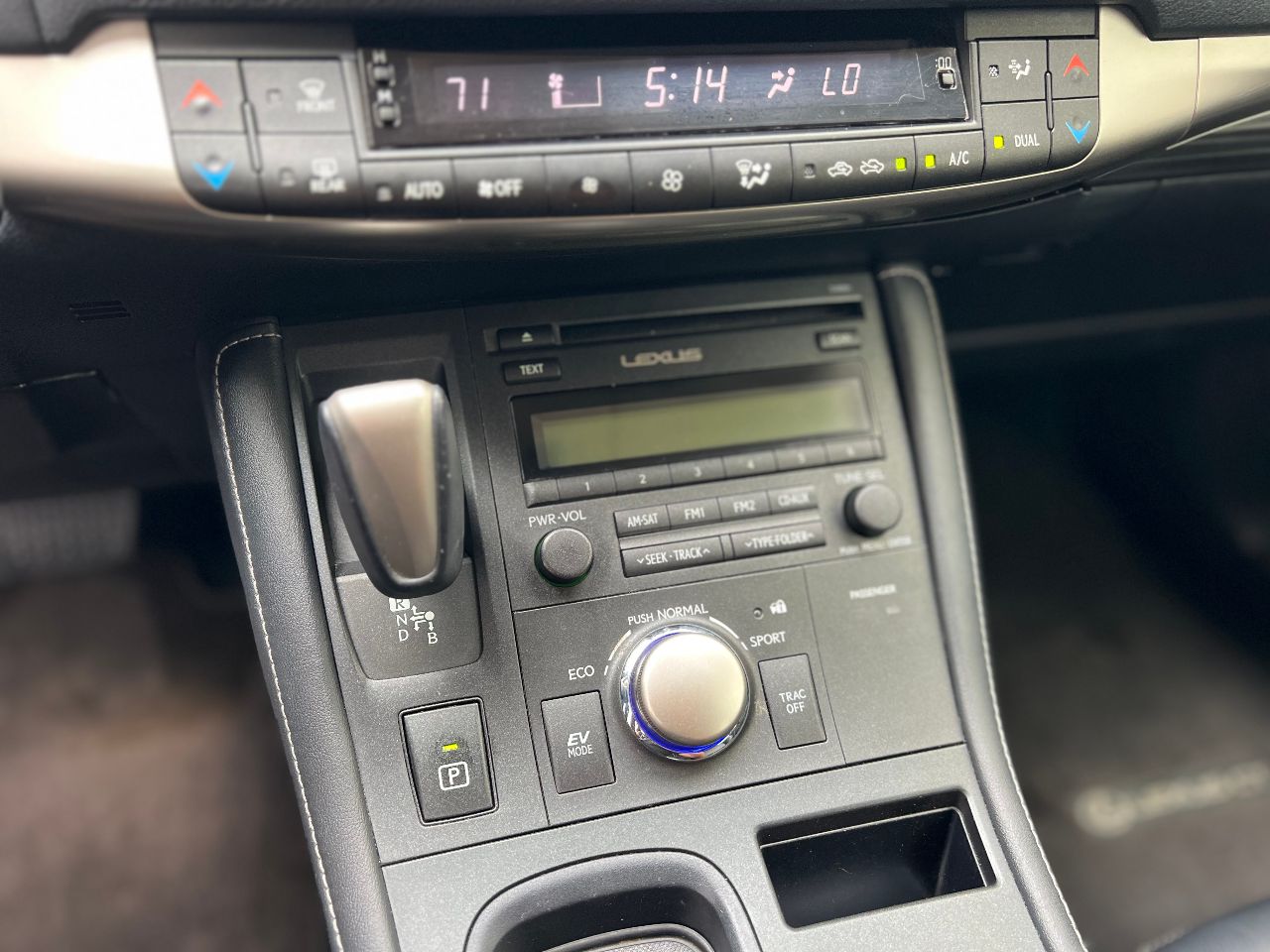 Lexus CT - фото 31