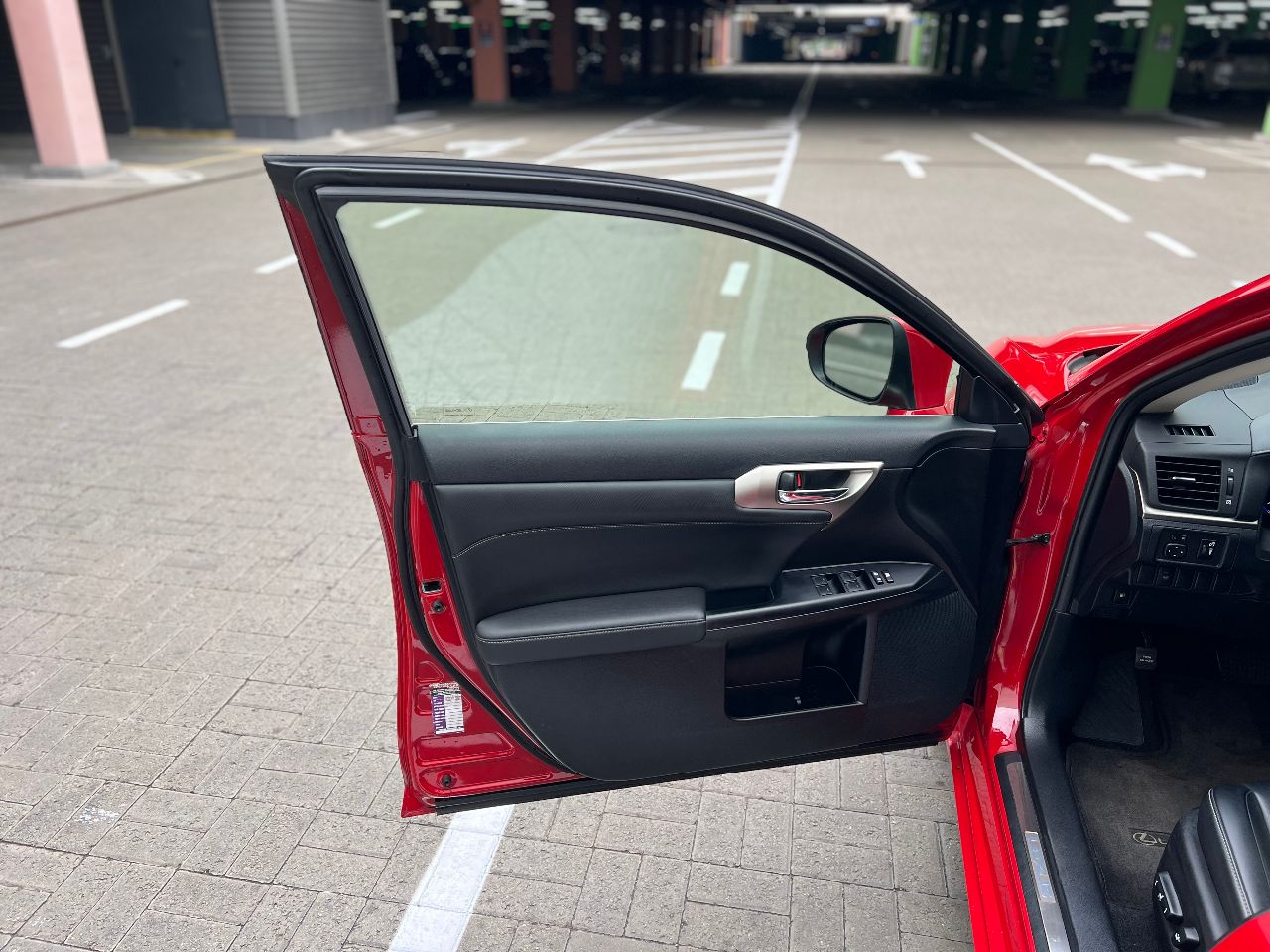 Lexus CT - фото 17