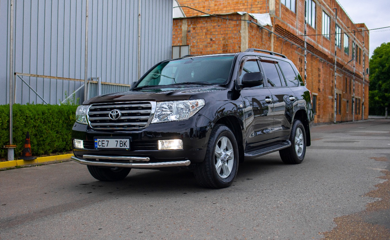 Toyota Land Cruiser - фото 1