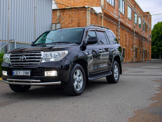 Toyota Land Cruiser - фото 1