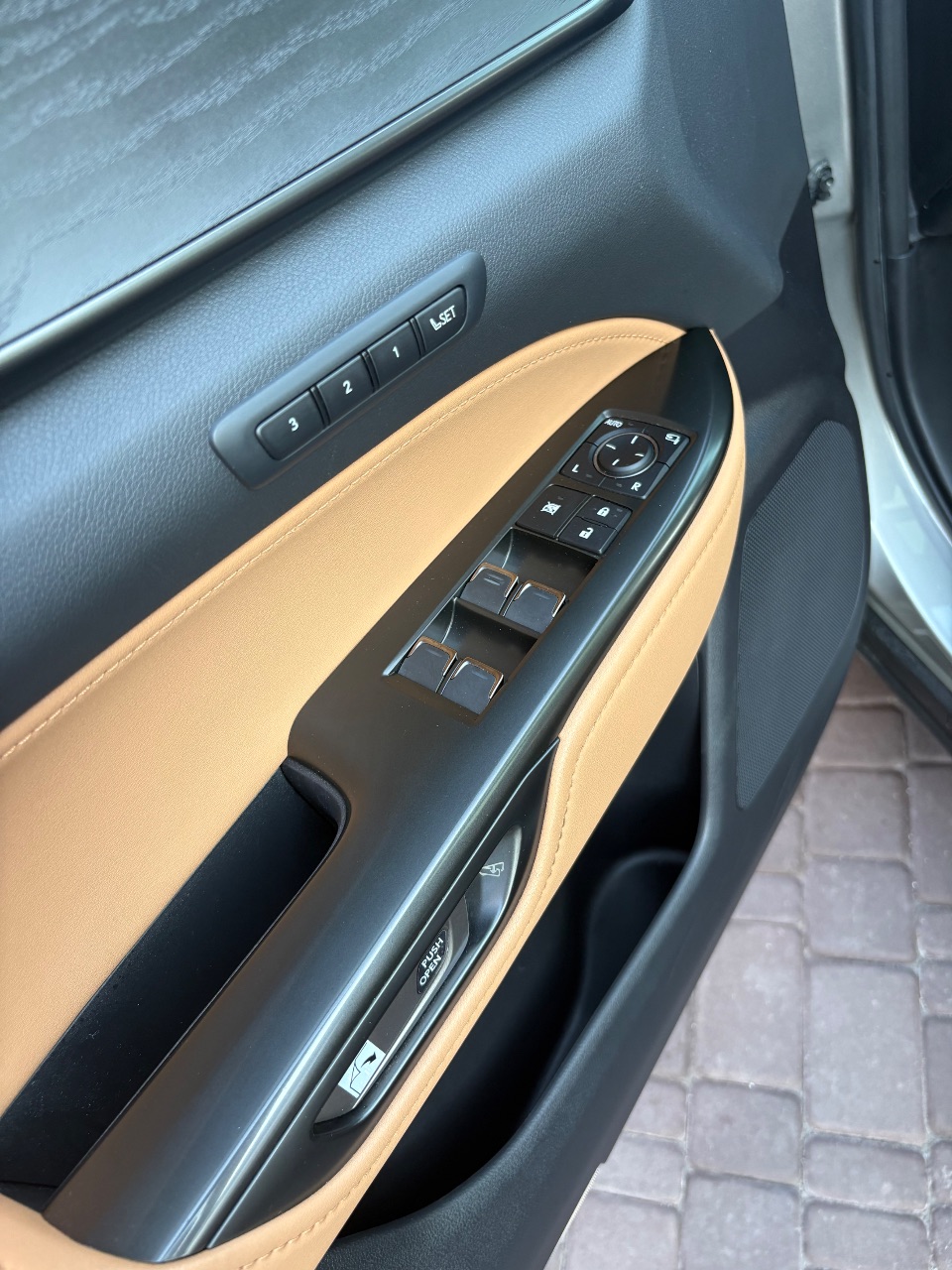 Lexus NX - фото 31