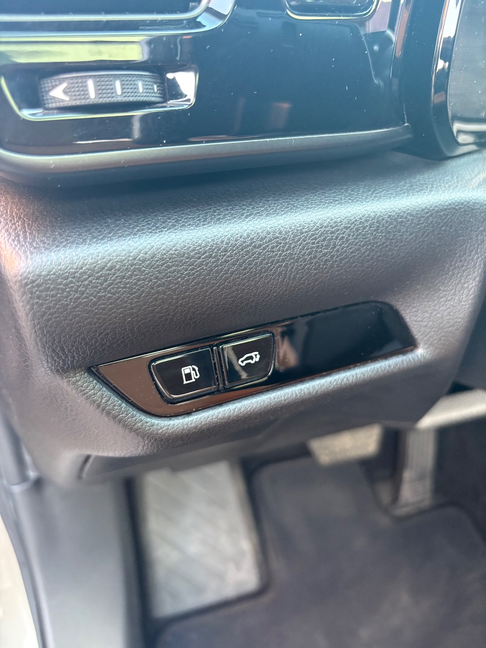 Lexus NX - фото 34