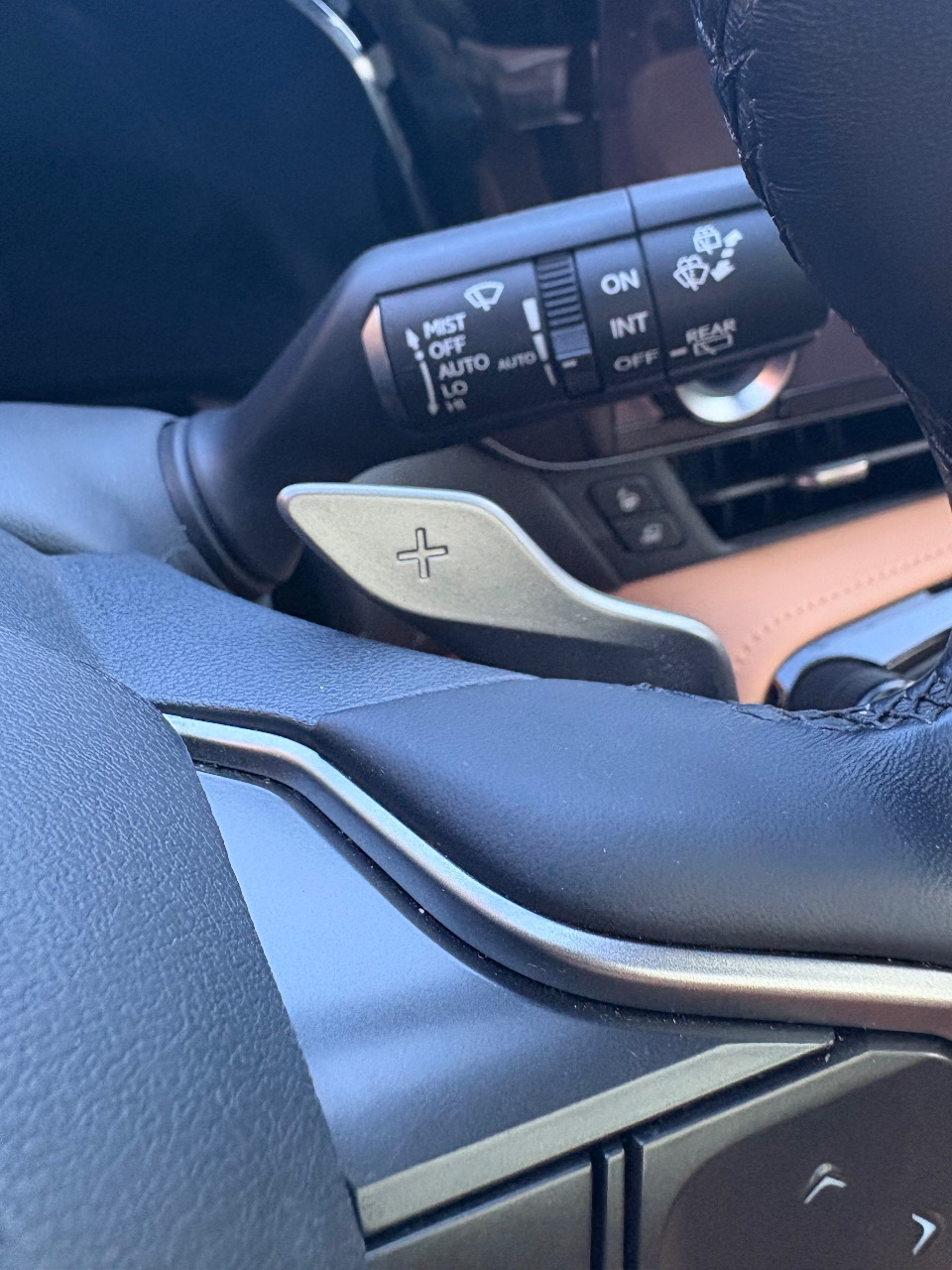 Lexus NX - фото 27