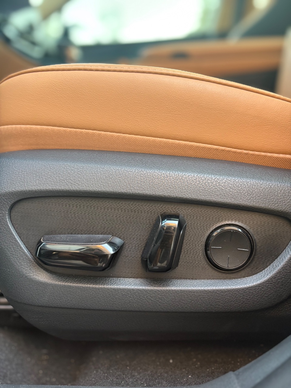 Lexus NX - фото 29