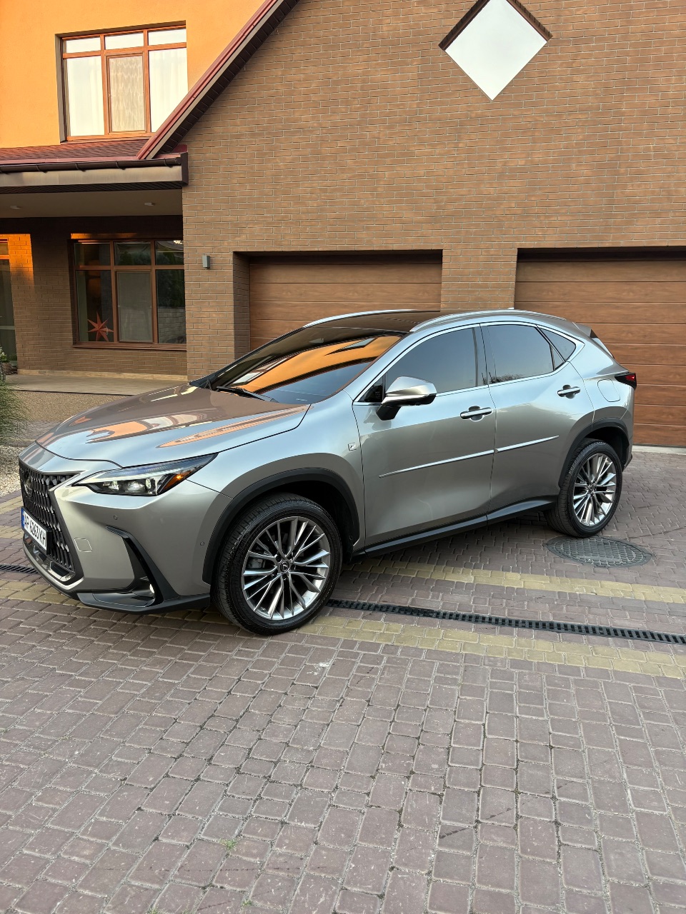 Lexus NX - фото 3