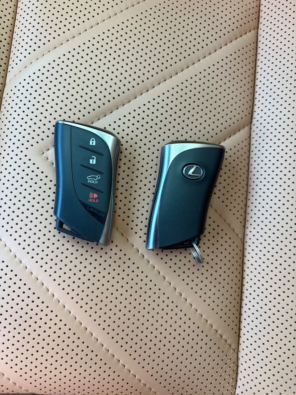 Lexus NX - фото 30