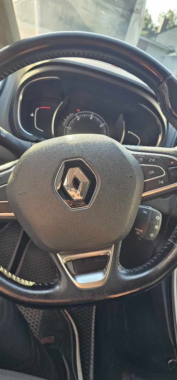 Renault Scenic - фото 10