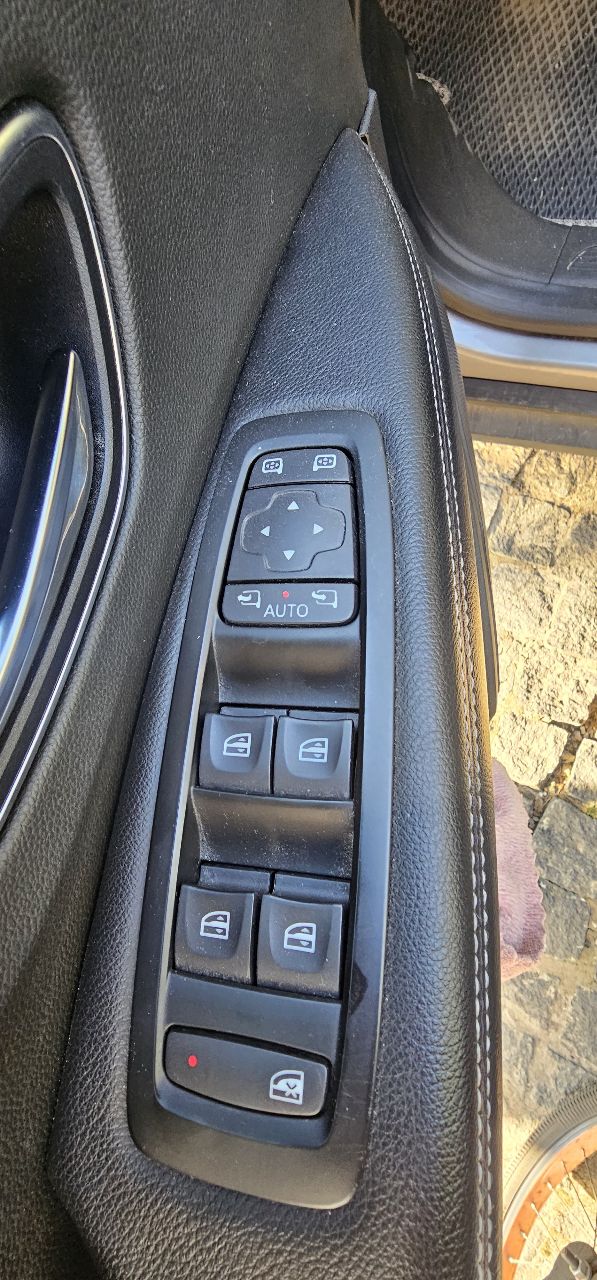 Renault Scenic - фото 13