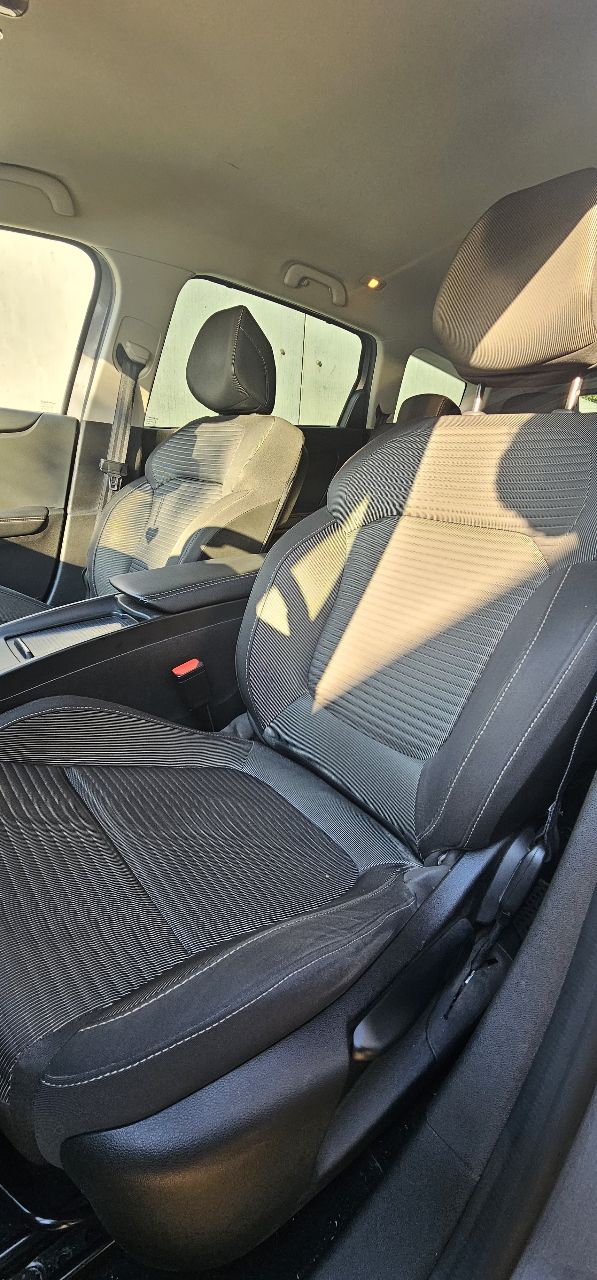 Renault Scenic - фото 7