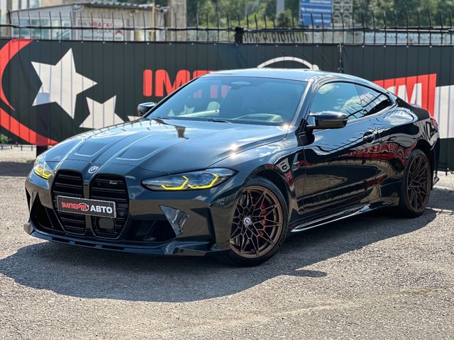 BMW M4 - фото 1