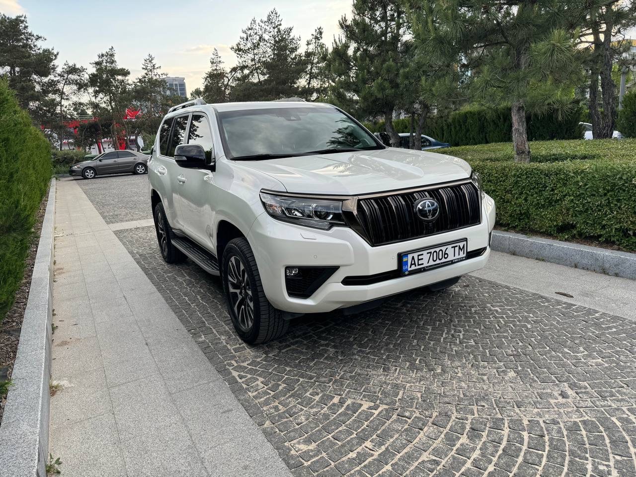 Toyota Land Cruiser Prado - фото 1