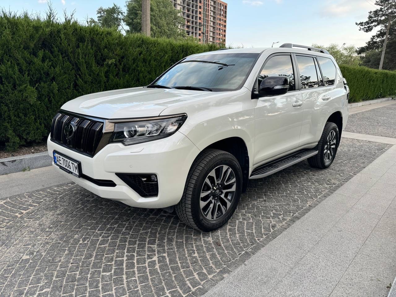 Toyota Land Cruiser Prado - фото 2