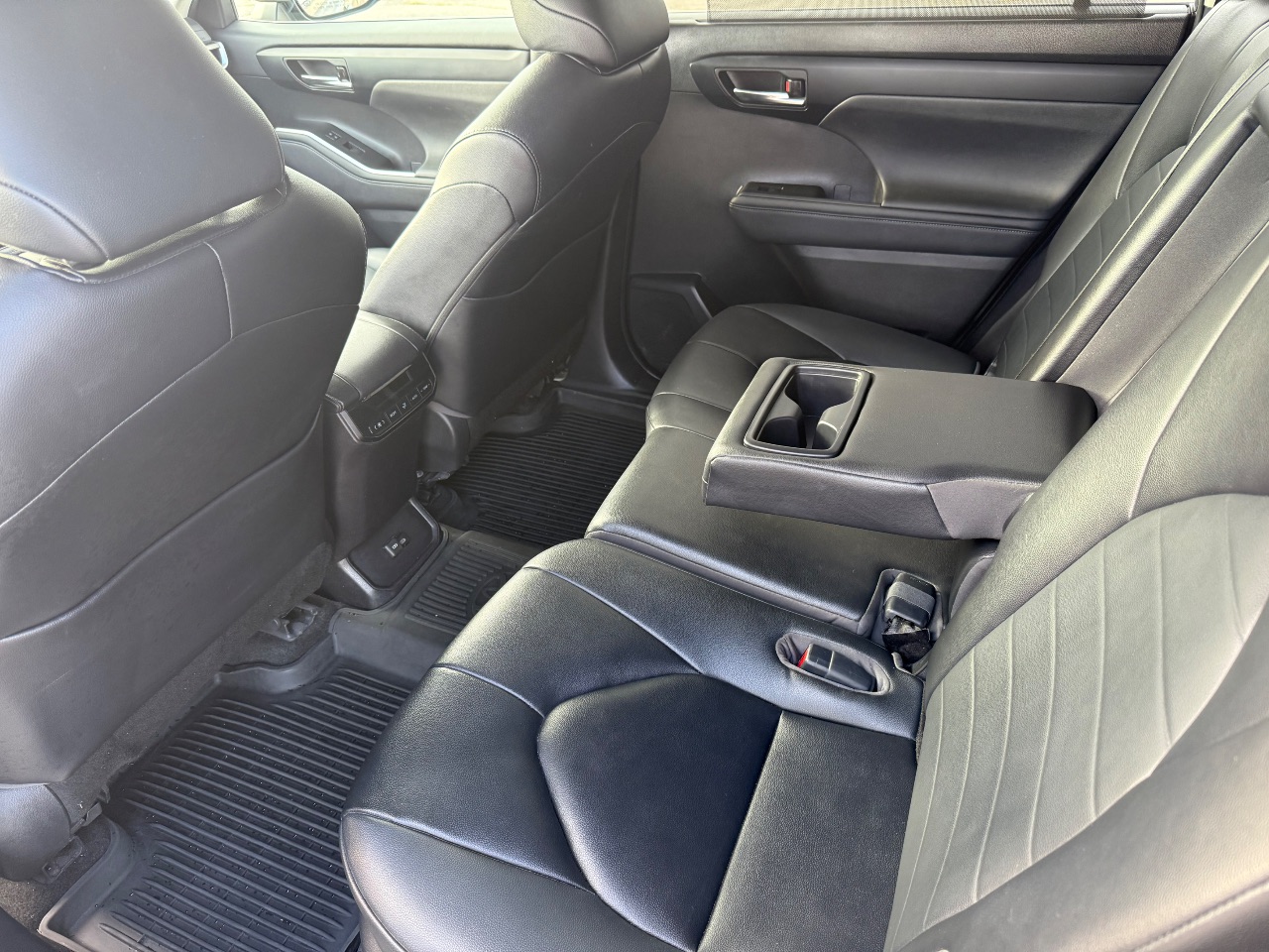 Toyota Highlander - фото 13