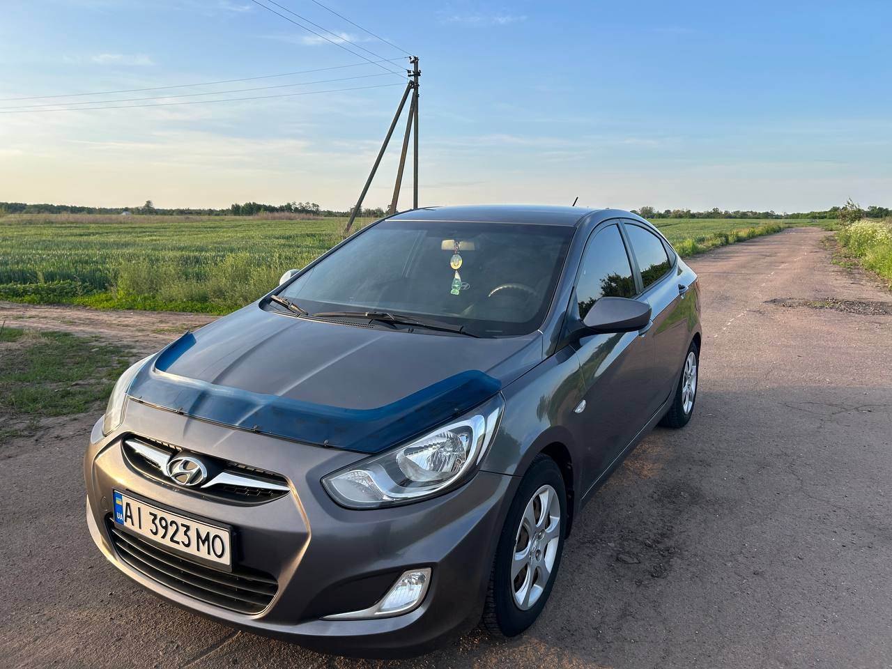 Hyundai Accent - фото 1