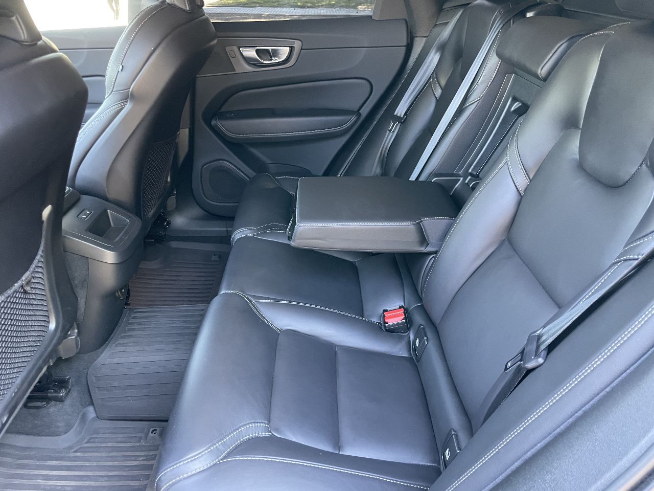 Volvo XC60 - фото 33