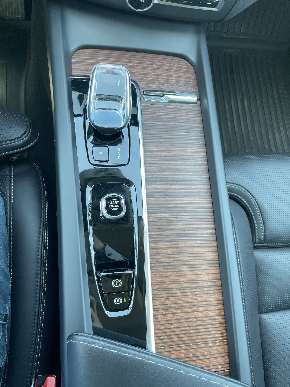 Volvo XC60 - фото 28