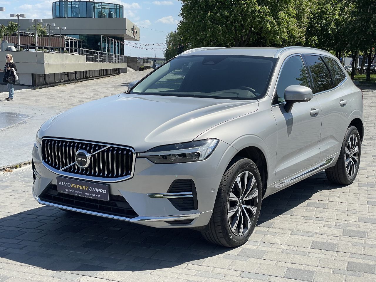 Volvo XC60 - фото 1