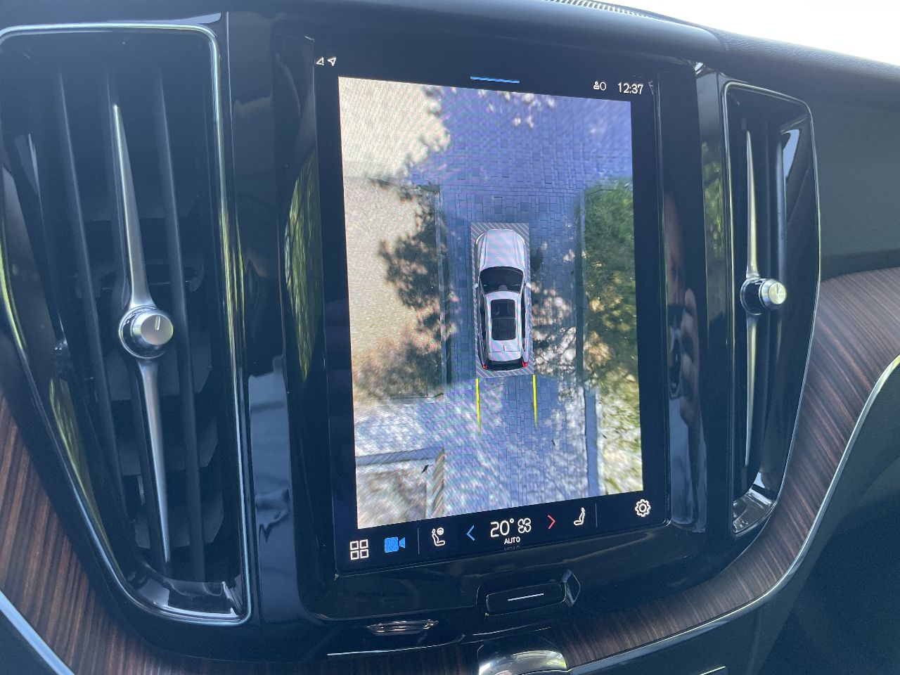 Volvo XC60 - фото 30