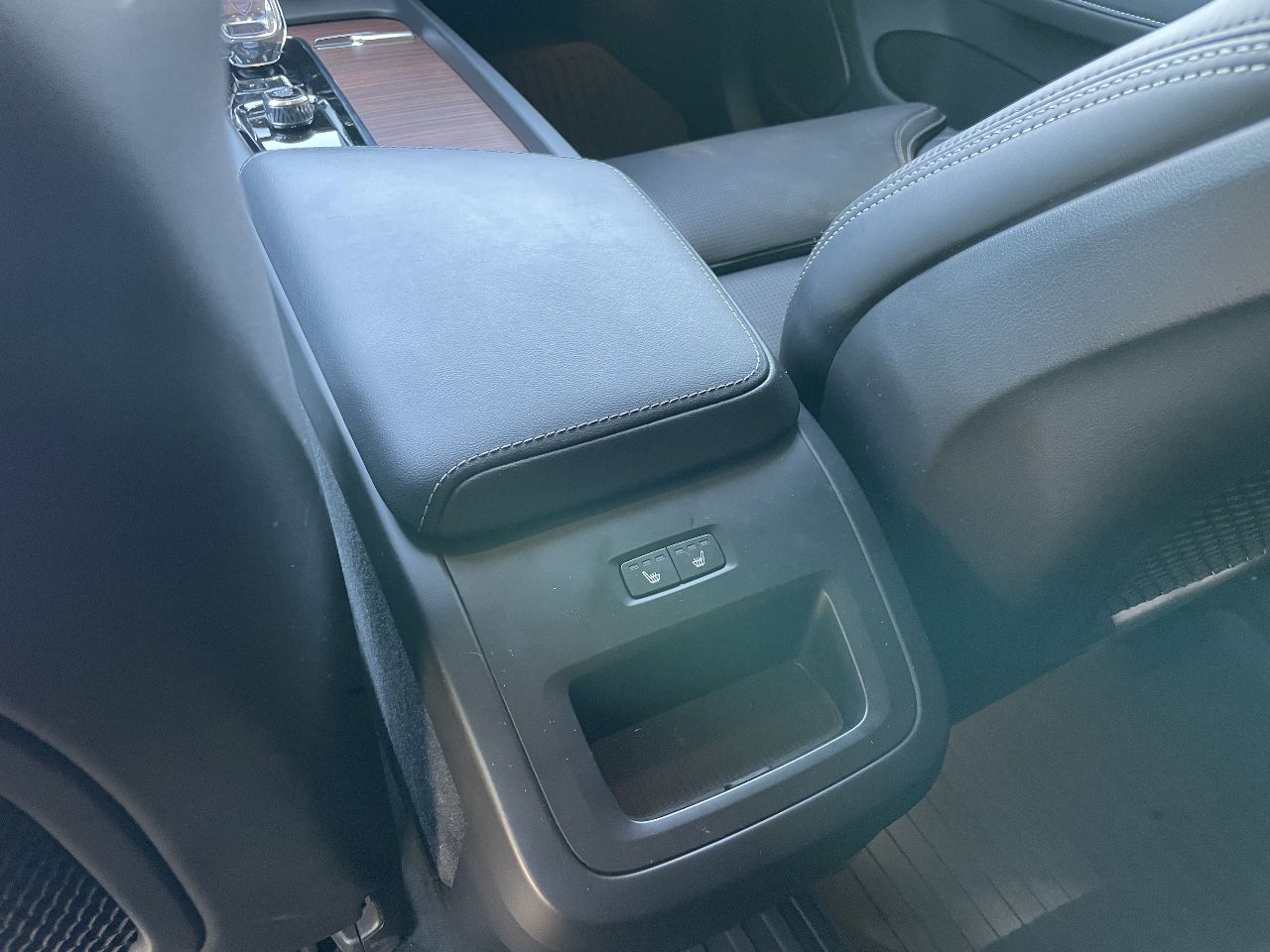 Volvo XC60 - фото 37