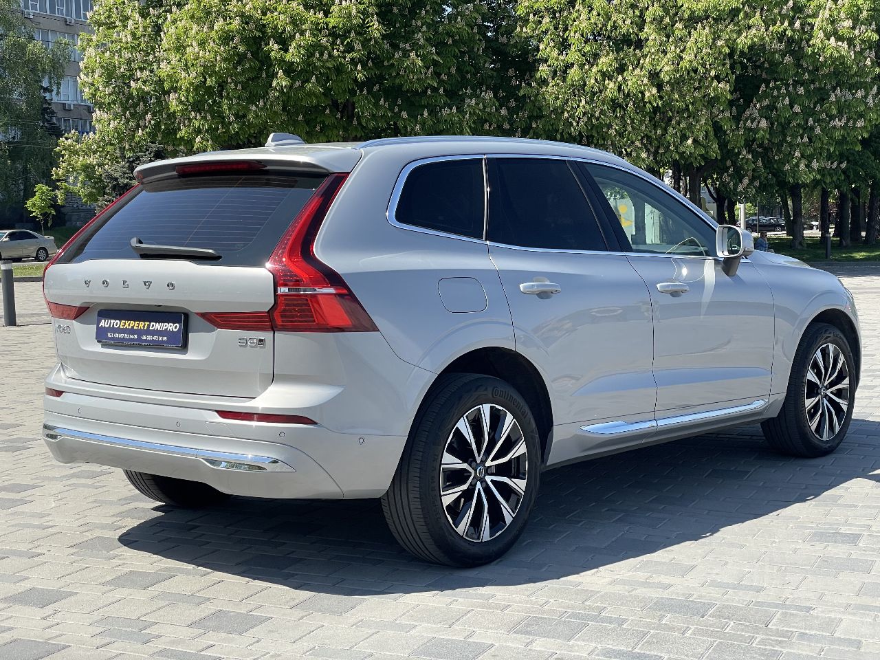 Volvo XC60 - фото 11