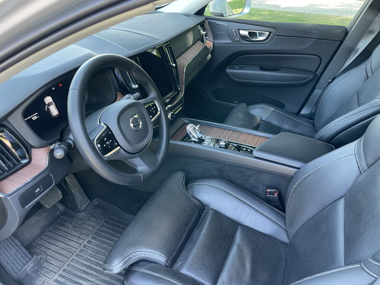 Volvo XC60 - фото 31