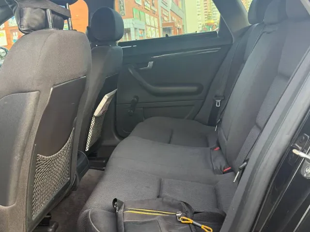 Audi A4 - фото 2