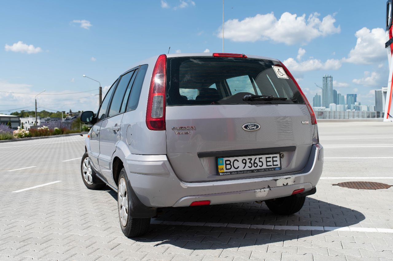 Ford Fusion - фото 7