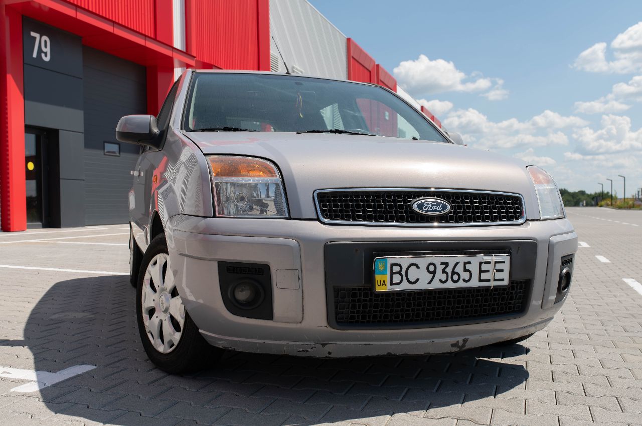 Ford Fusion - фото 2