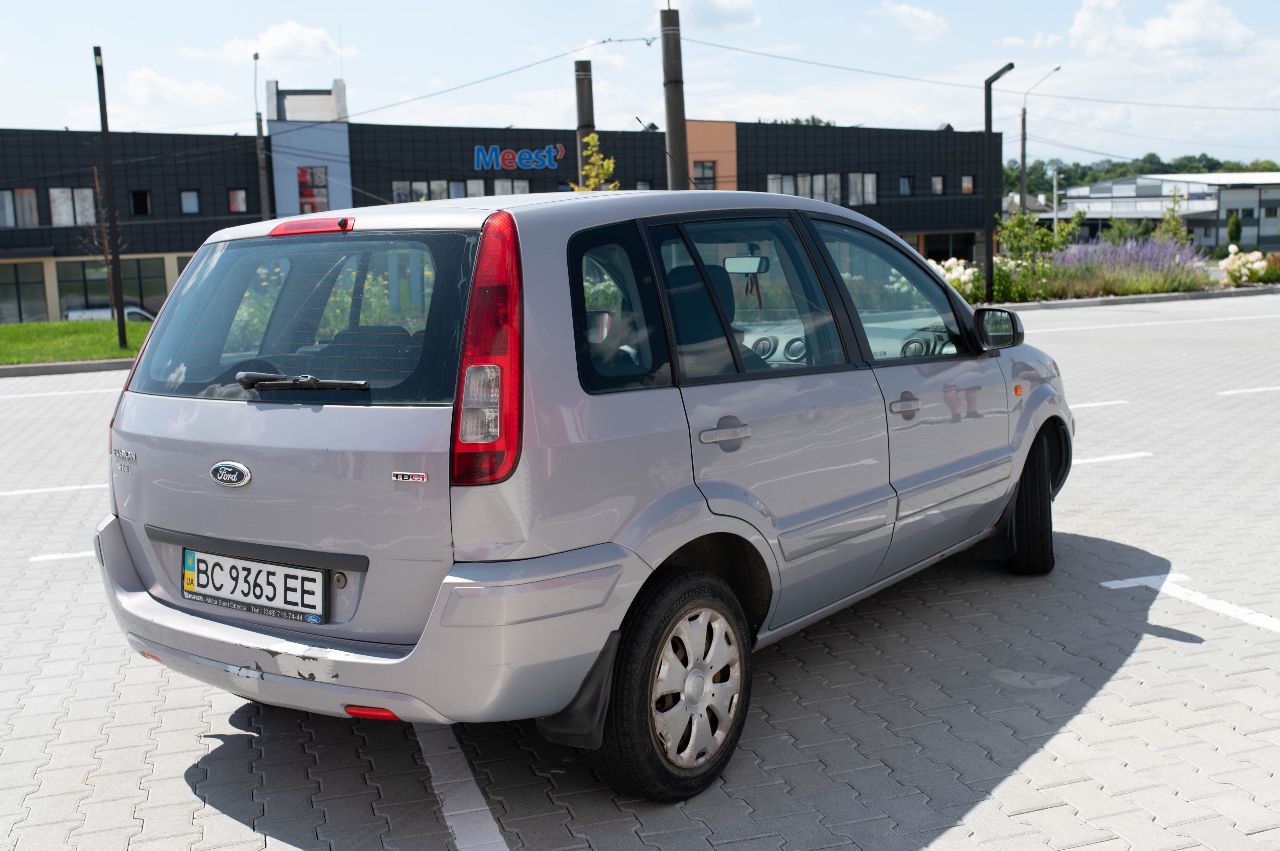 Ford Fusion - фото 8