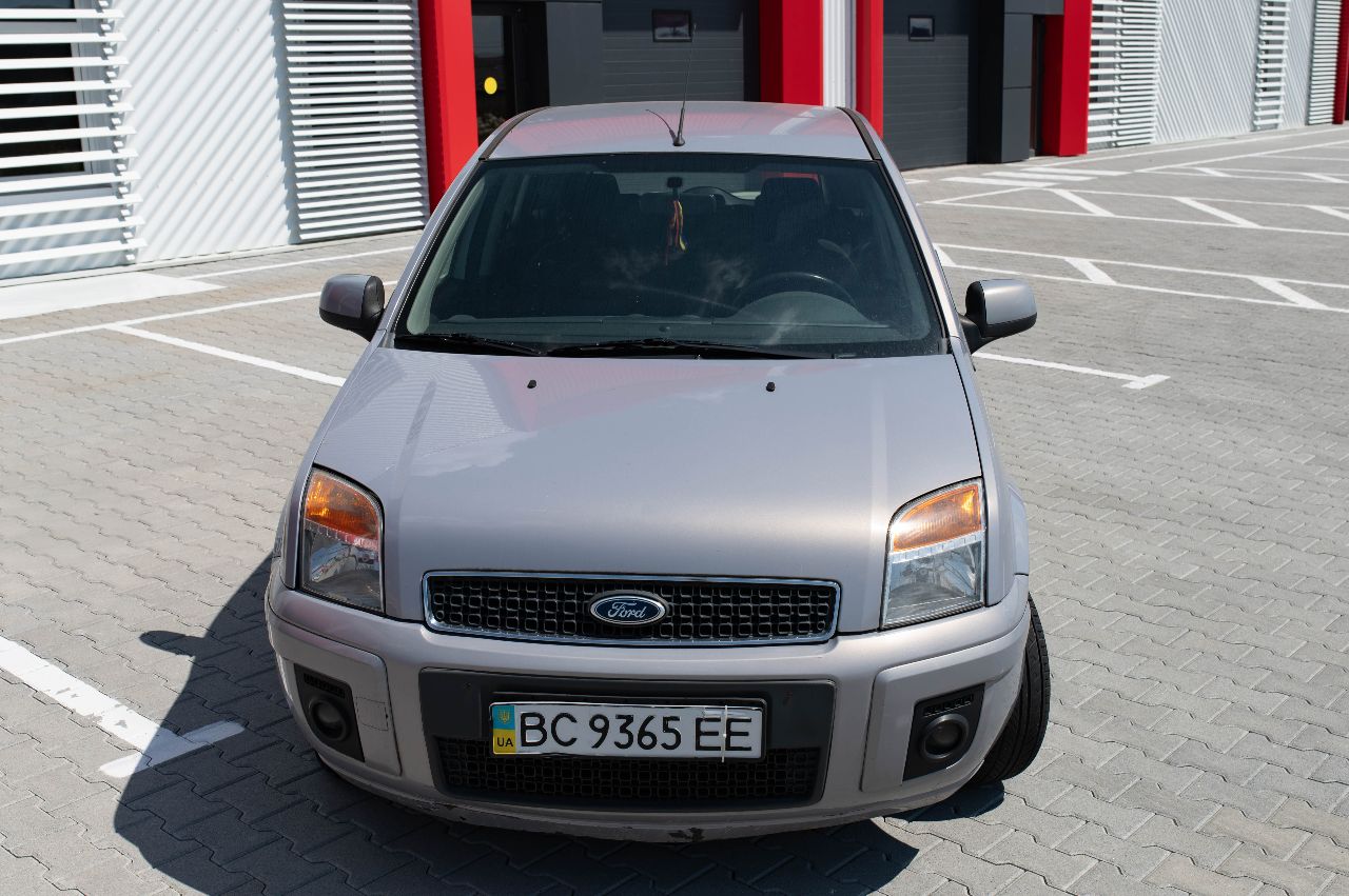 Ford Fusion - фото 6