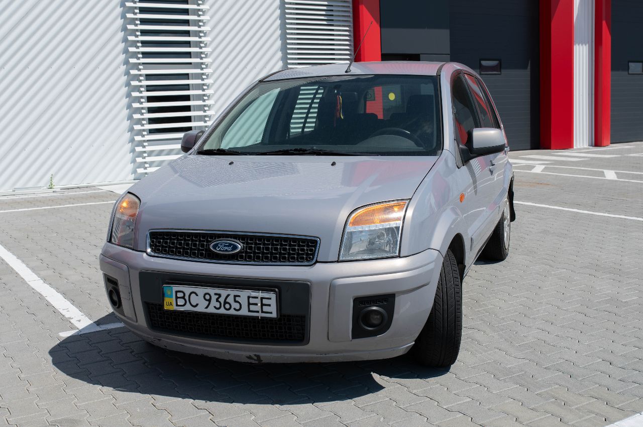 Ford Fusion - фото 5