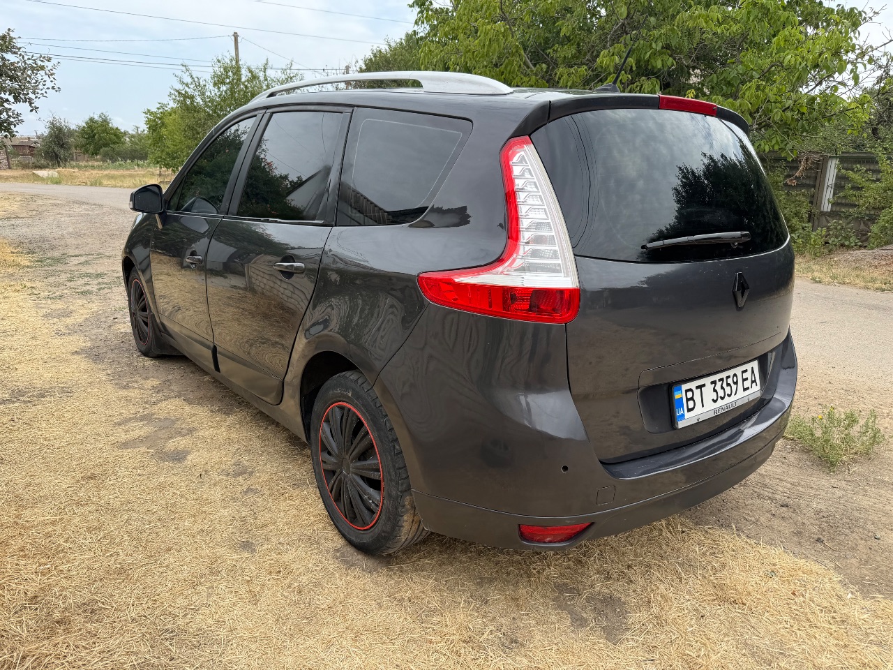 Renault Scenic - фото 10