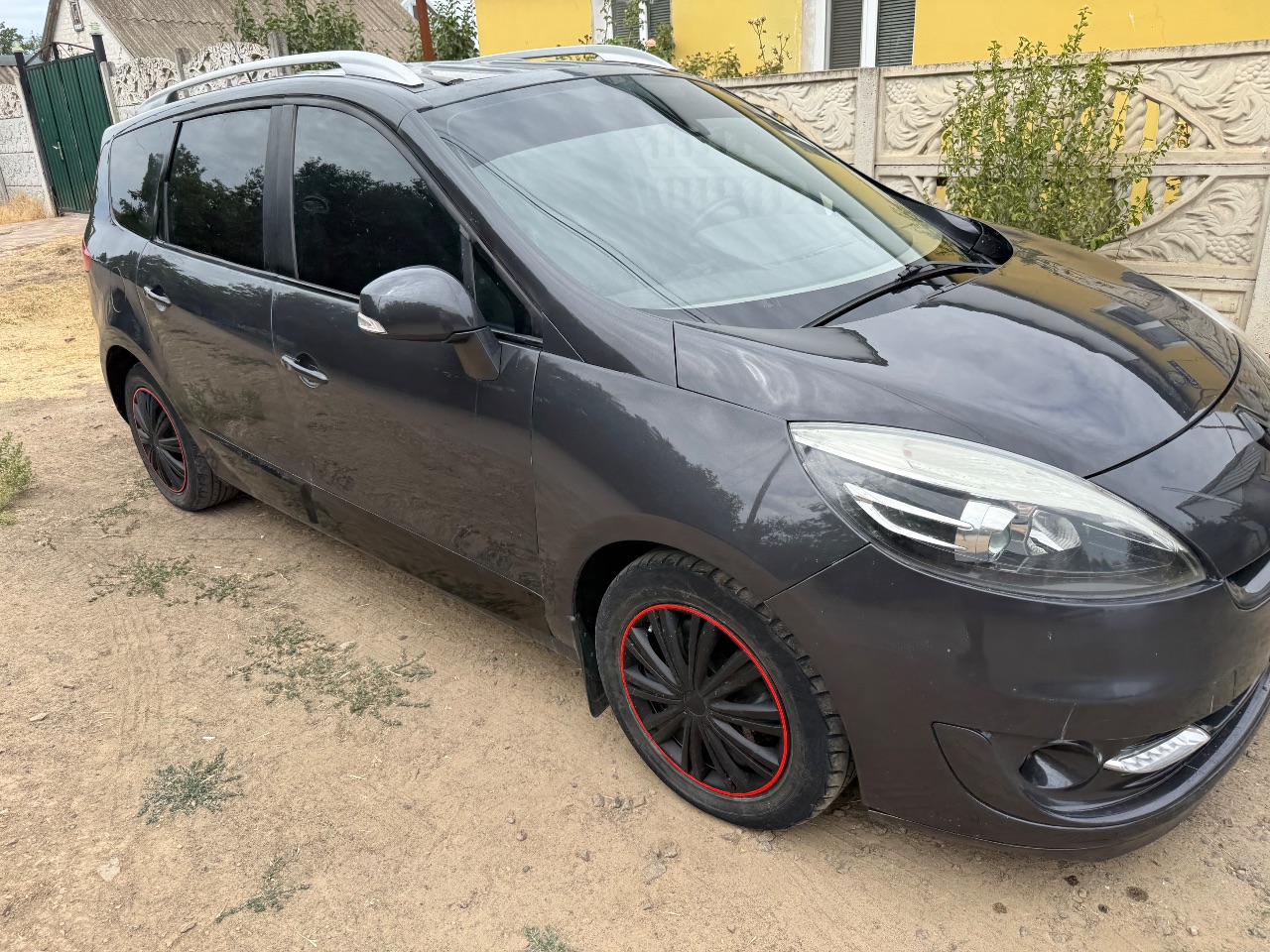 Renault Scenic - фото 2