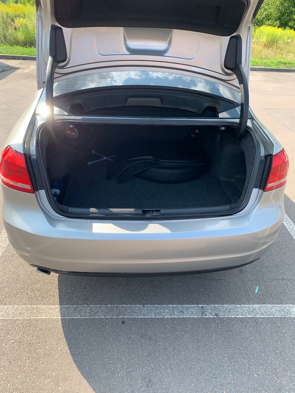 Volkswagen Passat (North America and China) - фото 10