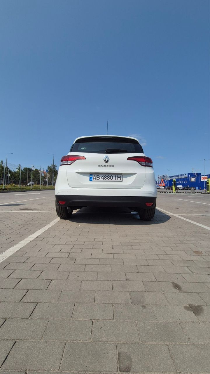 Renault Scenic - фото 9