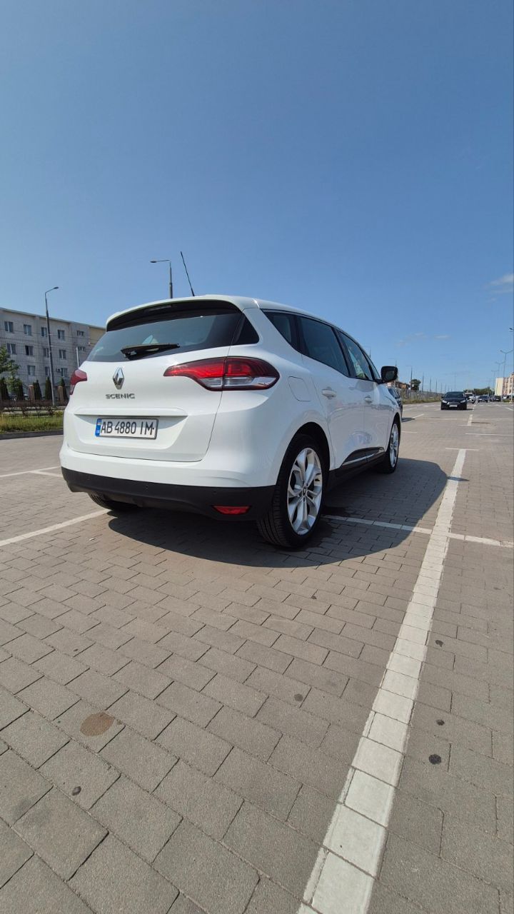 Renault Scenic - фото 15