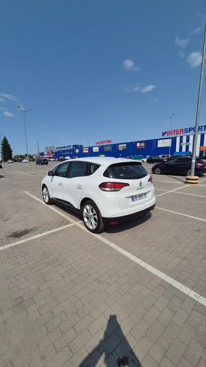 Renault Scenic - фото 10