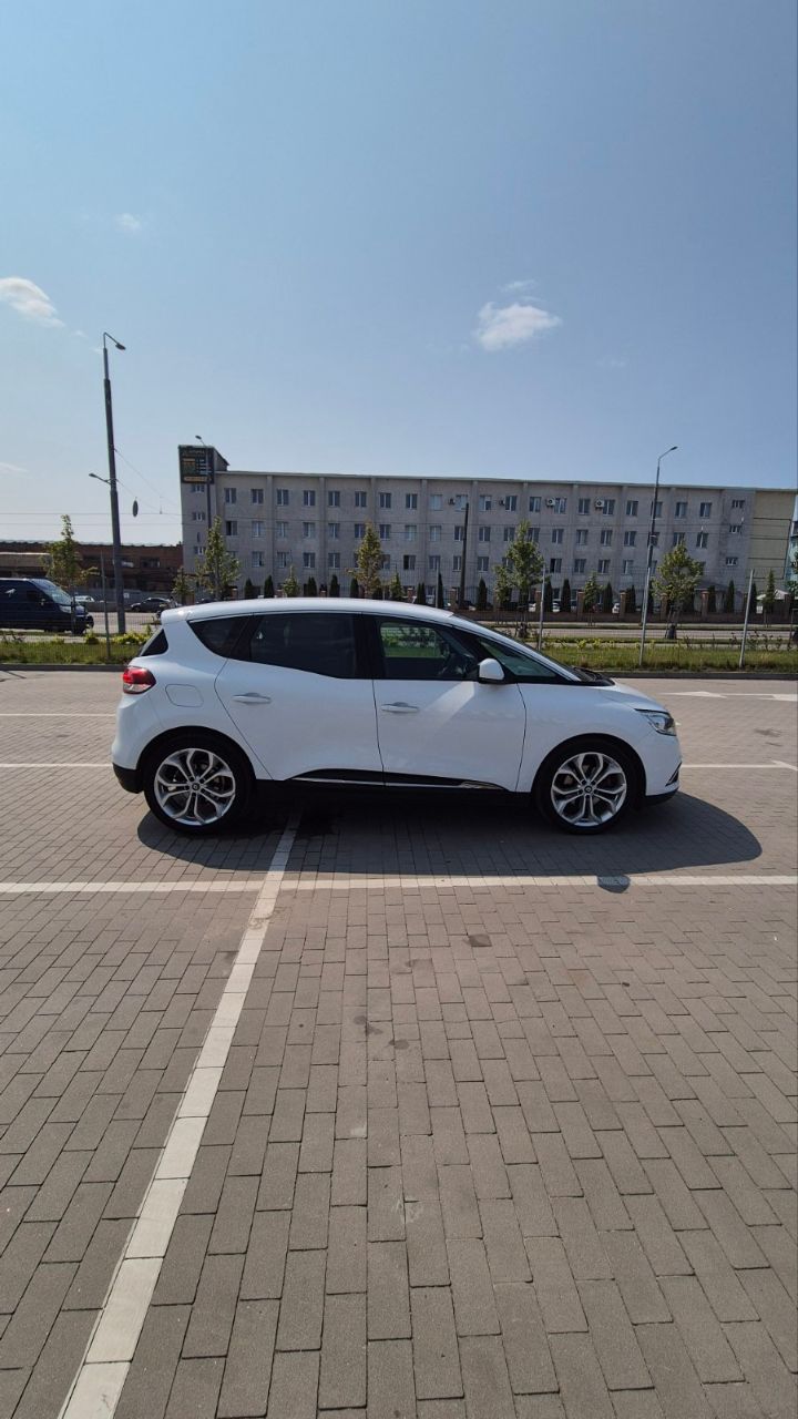 Renault Scenic - фото 14