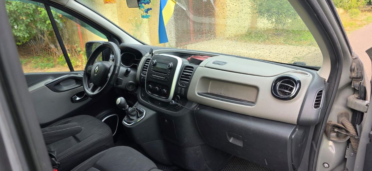 Renault Trafic - фото 7