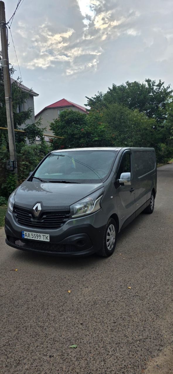 Renault Trafic - фото 2
