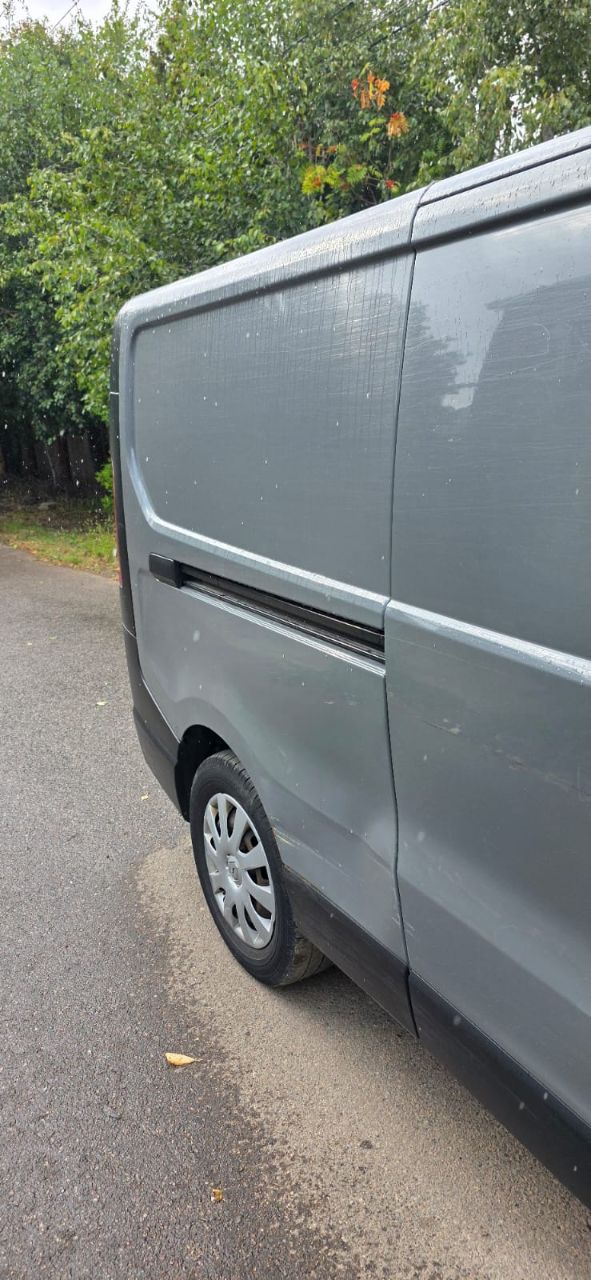 Renault Trafic - фото 9