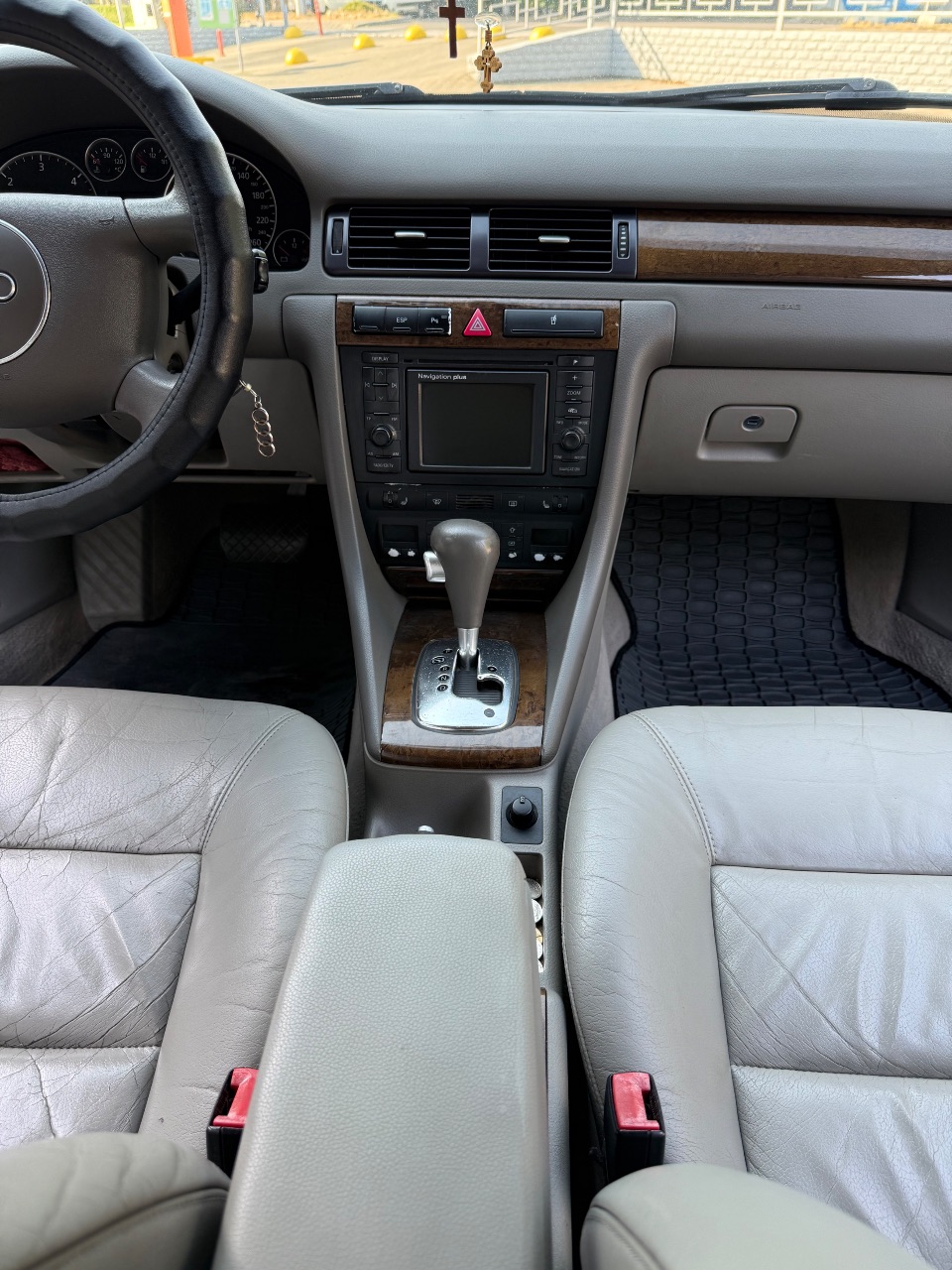 Audi A6 - фото 25