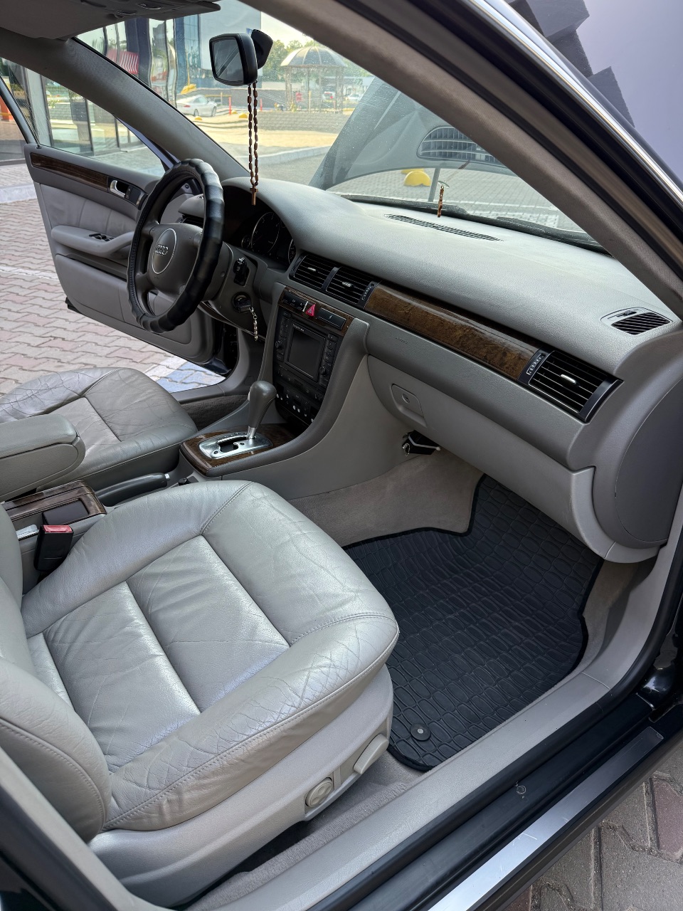 Audi A6 - фото 20