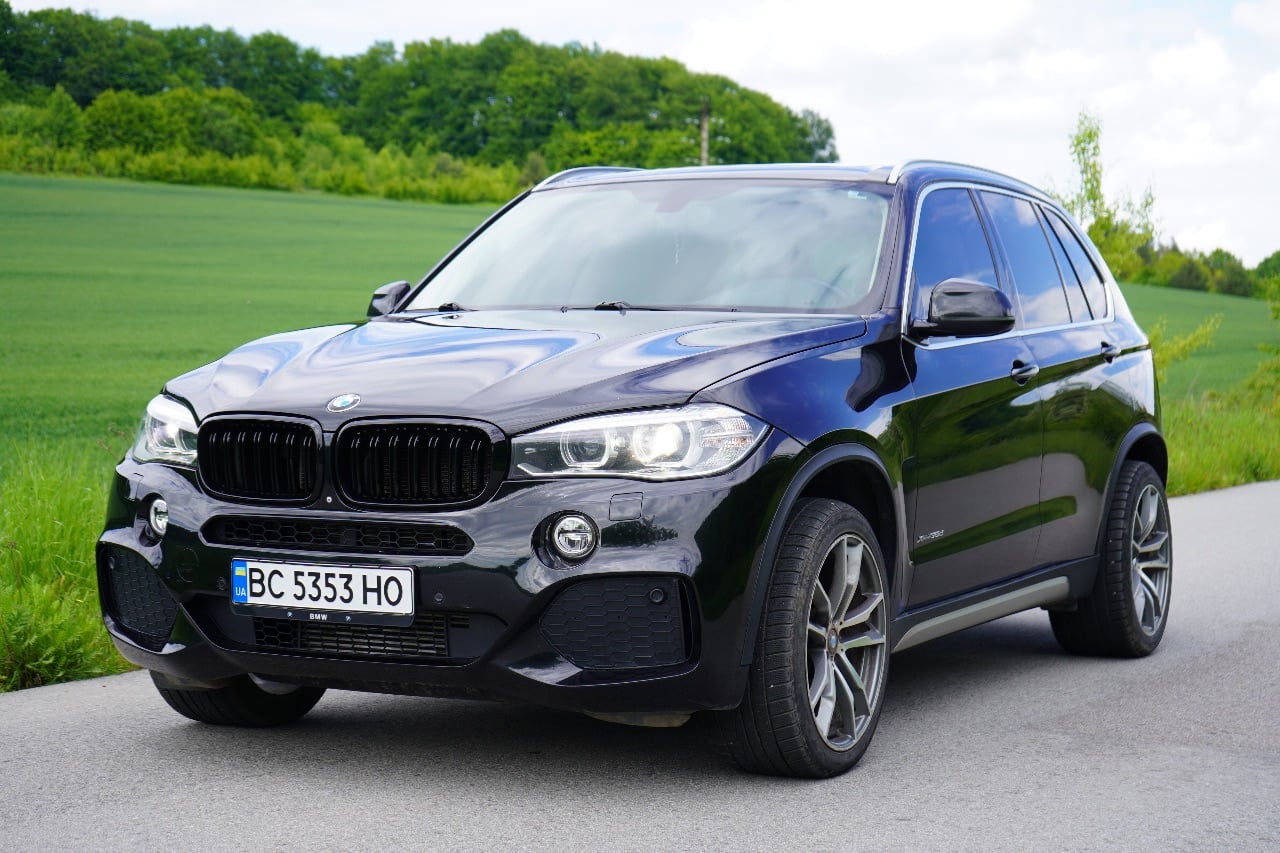 BMW X5 - фото 1