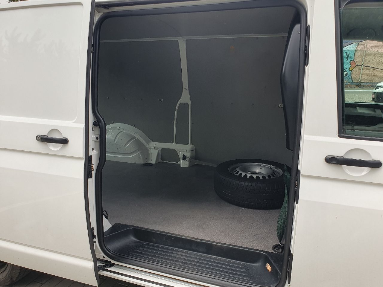 Volkswagen Transporter - фото 24