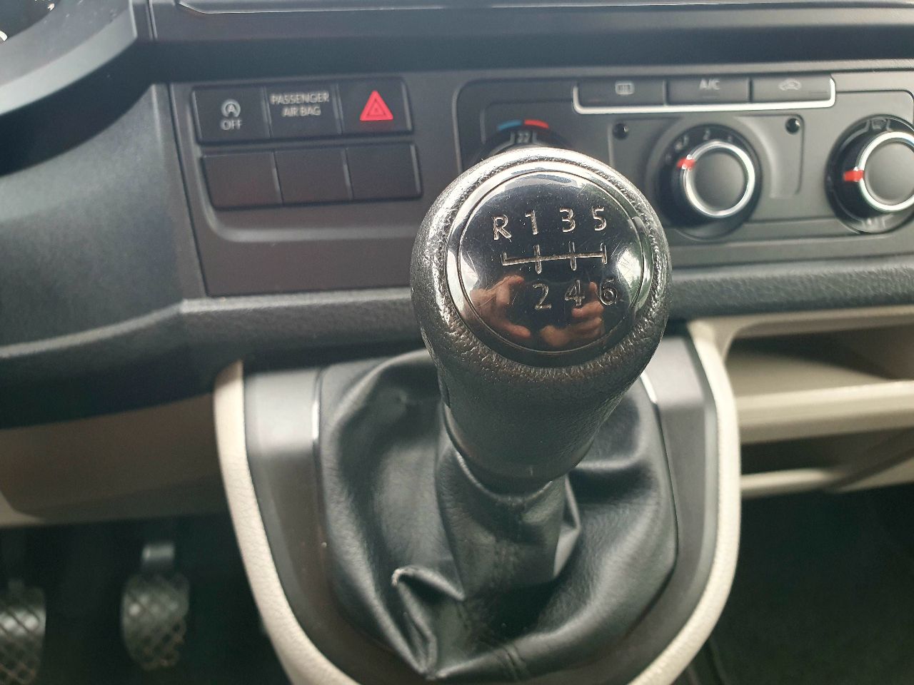 Volkswagen Transporter - фото 11