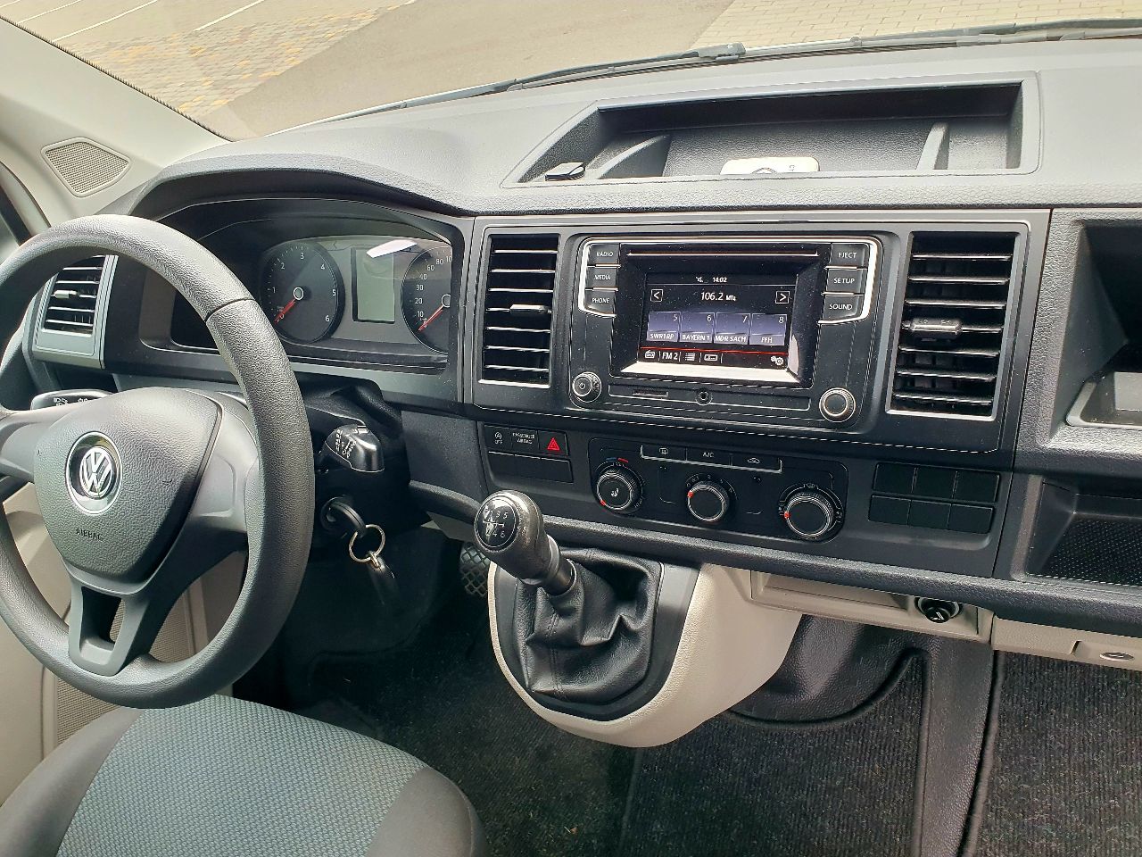 Volkswagen Transporter - фото 16